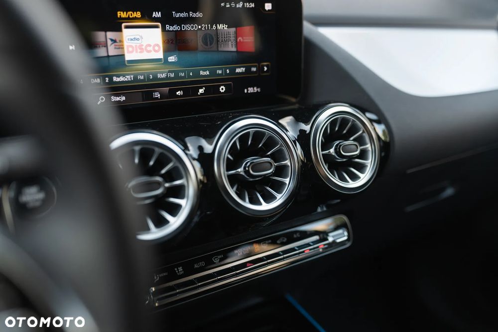 Mercedes-Benz GLA 250 Progressive - 24