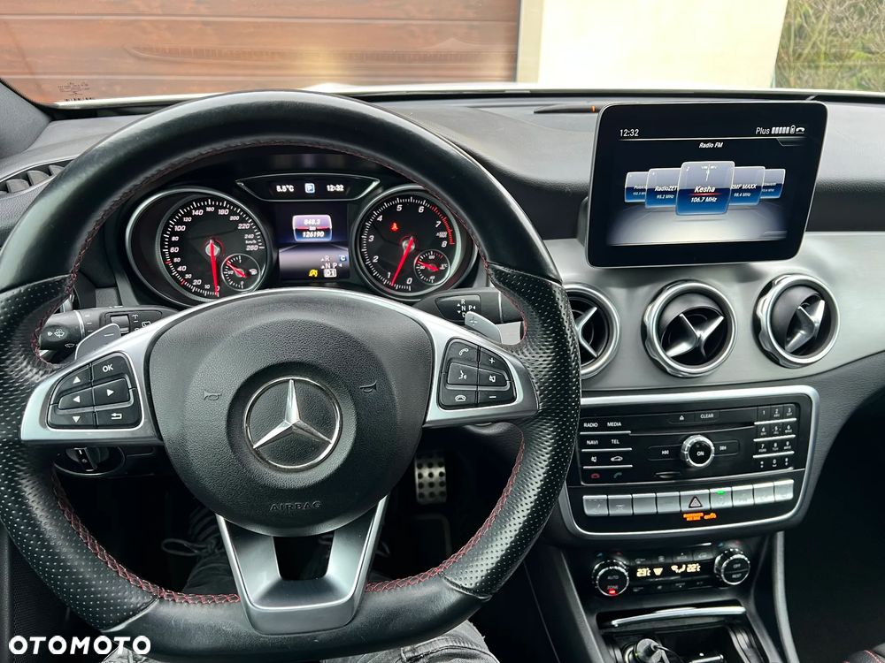 Mercedes-Benz GLA 220 4-Matic AMG Line - 3