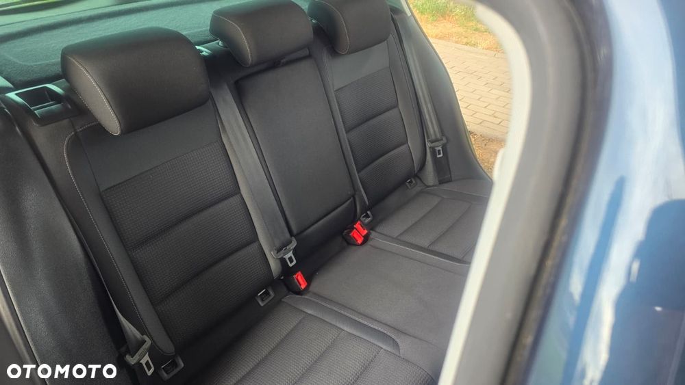 Volkswagen Golf 1.6 TDI Trendline - 36