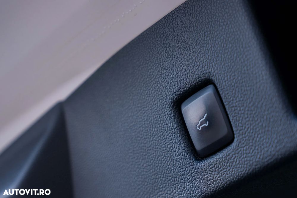 Ford Kuga 2.5 Duratec PHEV ST Line X - 22