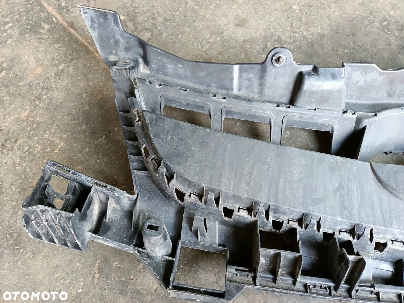MOCOWANIE ATRAPY CHŁODNICY OPEL VECTRA C LIFT - 6
