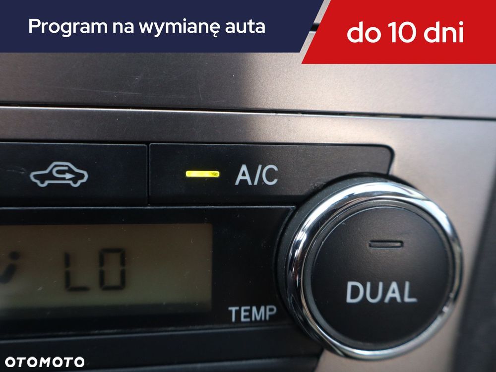 Toyota Avensis - 18