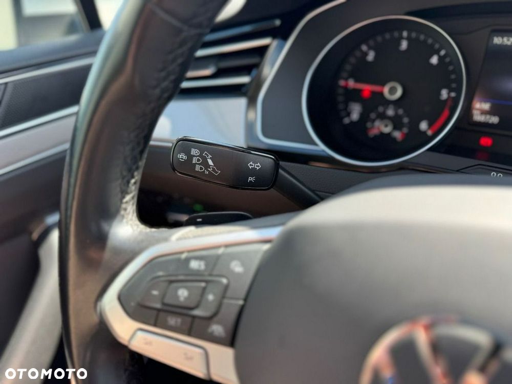 Volkswagen Passat - 34