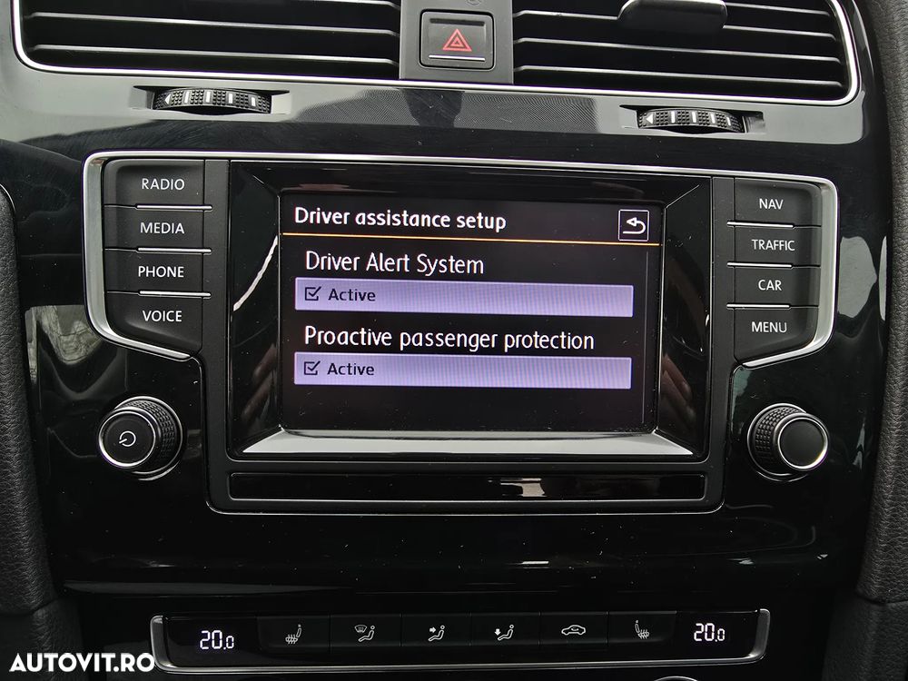 Volkswagen Golf 2.0 TDI BlueMotion Technology Cup - 35