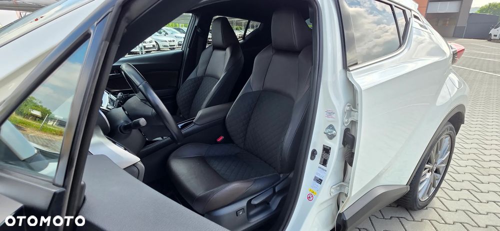 Toyota C-HR 1.8 Hybrid Neon Lime powered by JBL - 18