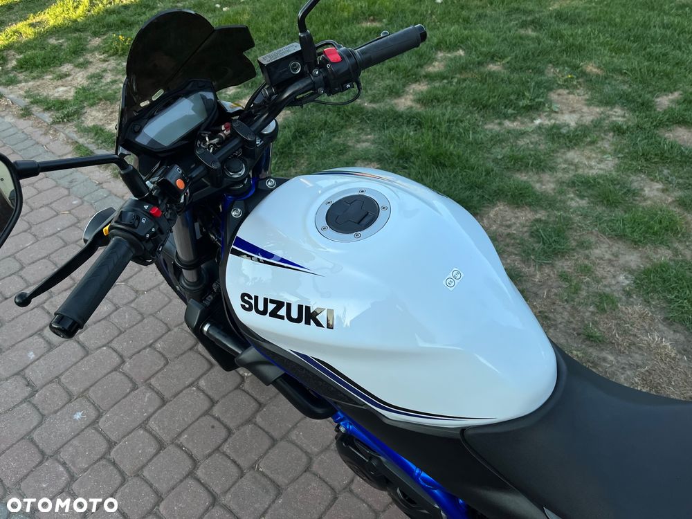 Suzuki SV - 22