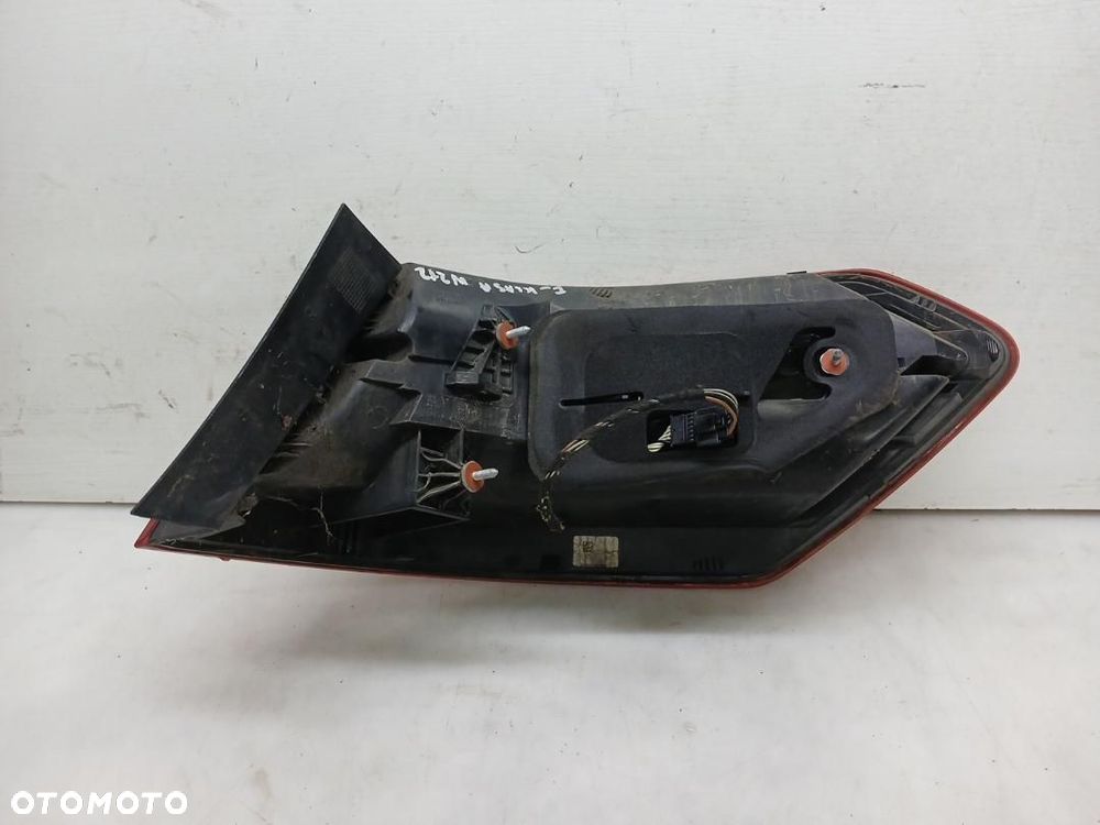 LAMPA TYŁ TYLNA LEWA MERCEDES E-KLASA W212 SEDAN A2128200164 - 2