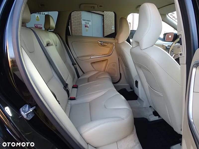 Volvo XC 60 D4 AWD Summum - 8