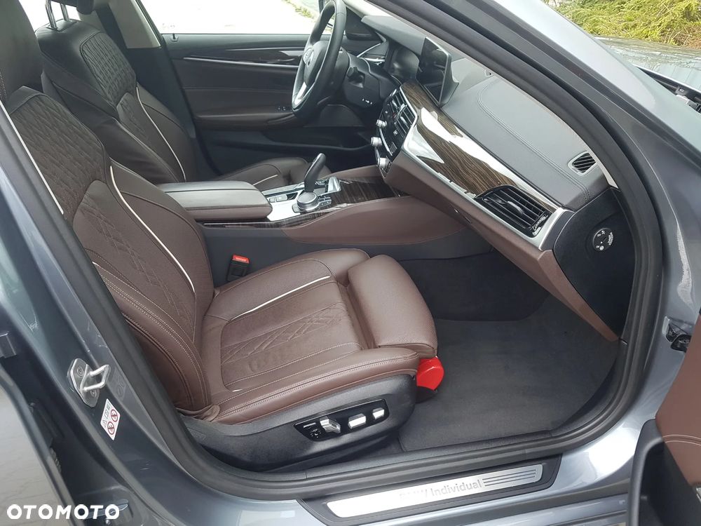 BMW Seria 5 530e iPerformance xDrive Luxury Line - 28