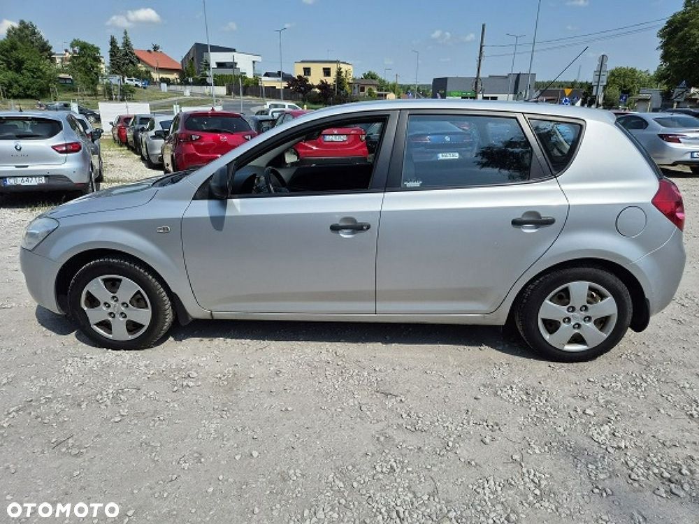 Kia Ceed - 7
