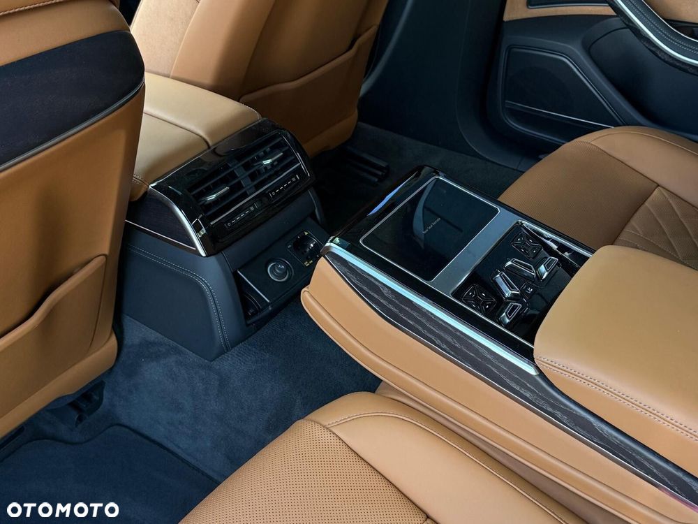 Audi A8 - 24