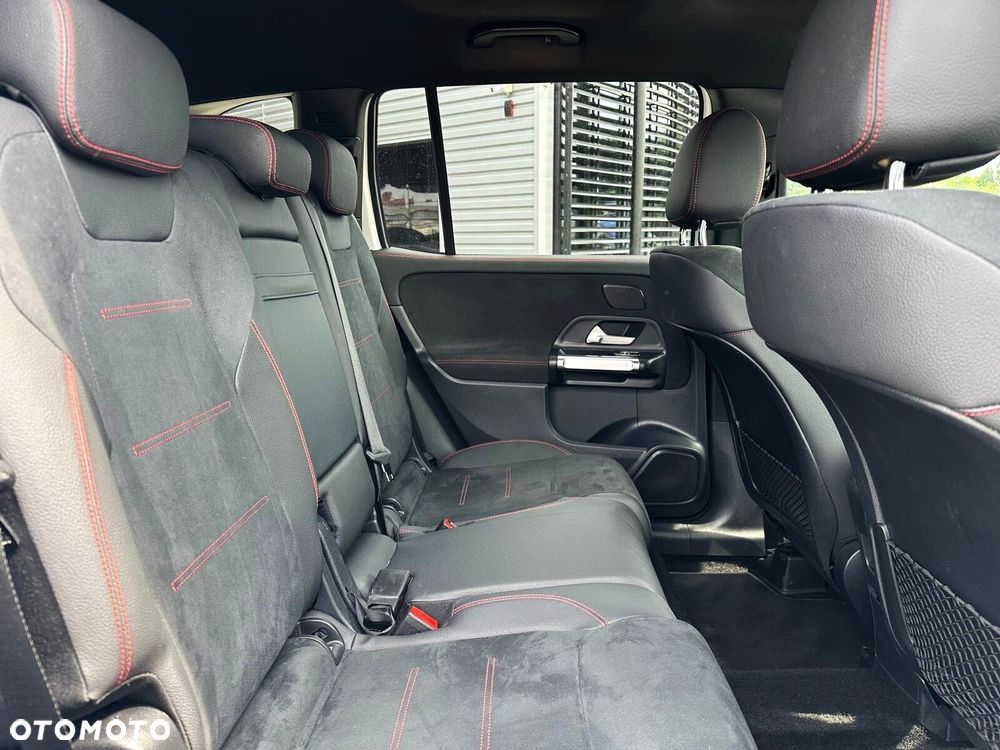 Mercedes-Benz GLB - 16