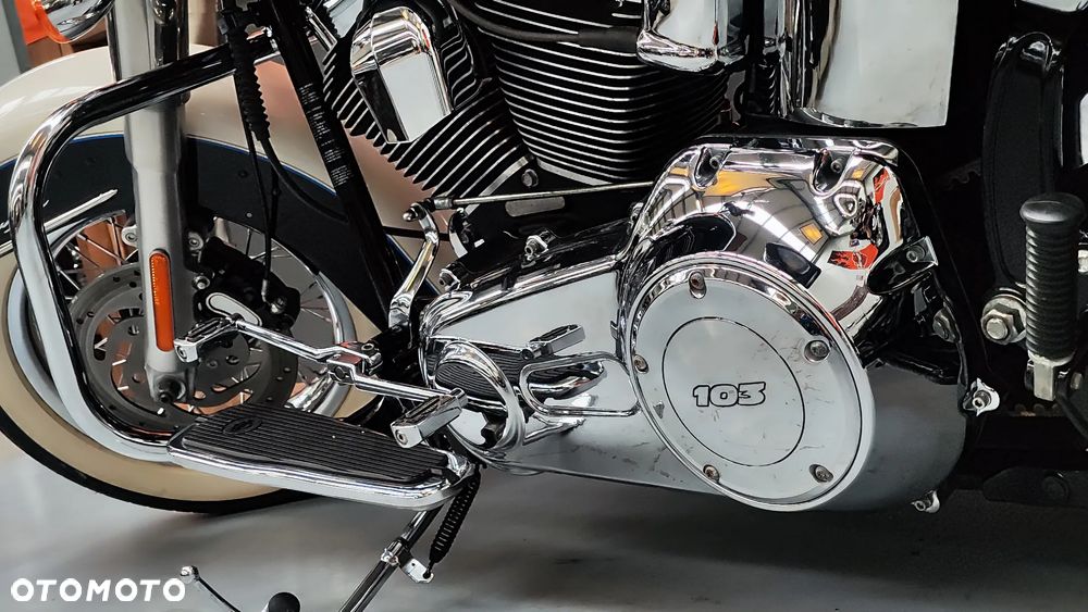 Harley-Davidson Softail Deluxe - 16