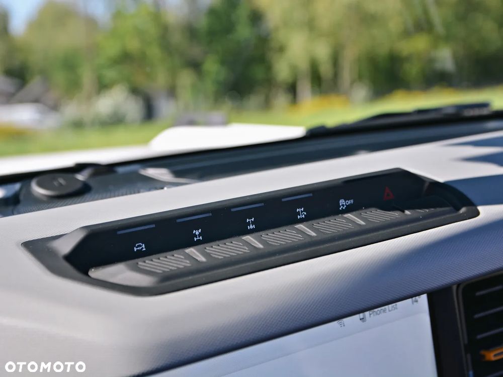 Ford Bronco - 21