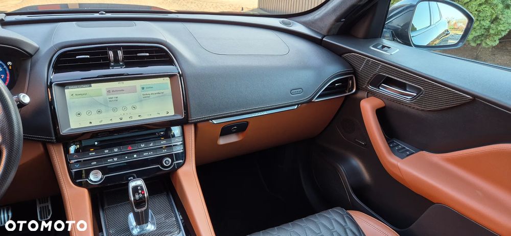 Jaguar F-Pace 5.0 V8 P550 AWD SVR - 16