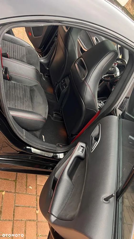 Mercedes-Benz CLA 45 AMG 4-Matic - 12