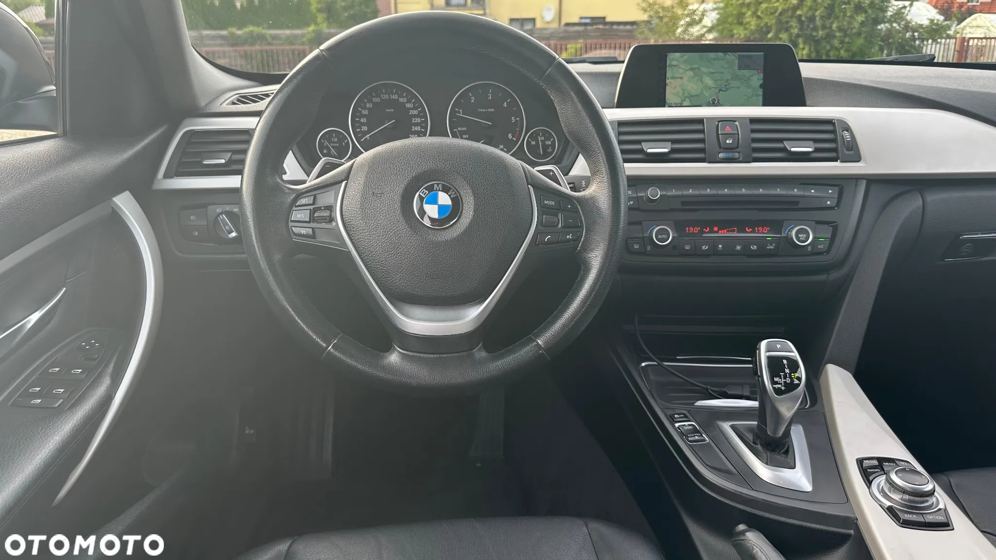 BMW Seria 3 320d xDrive - 6