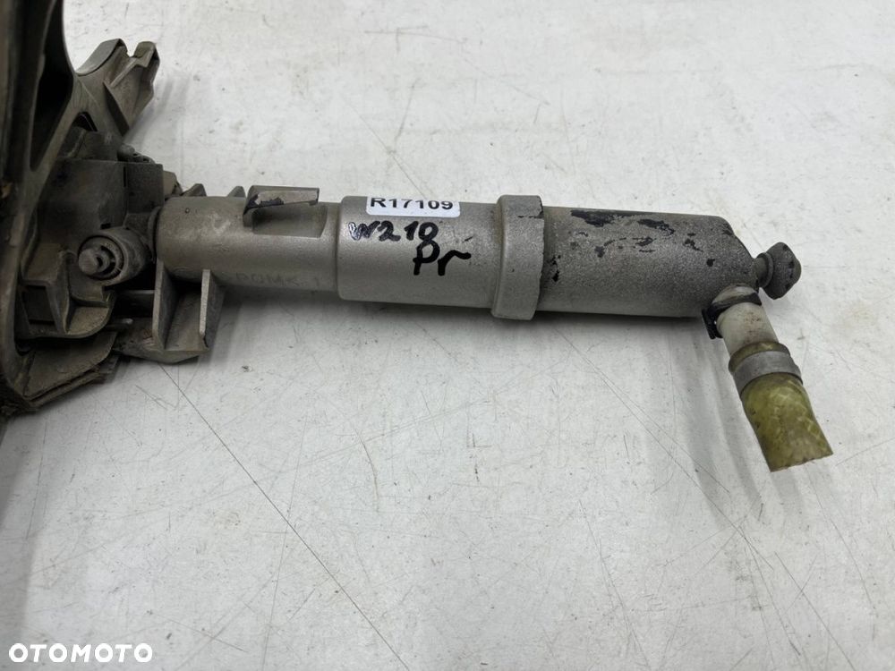 Dysza spryskiwaczy Mercedes w210 95-99r. przedlift prawa zaślepka reflektora lampy prawej 2108200412 - 6