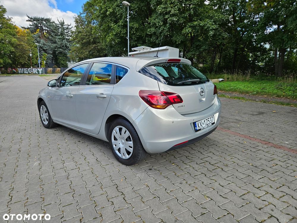 Opel Astra IV 1.7 CDTI Cosmo - 5