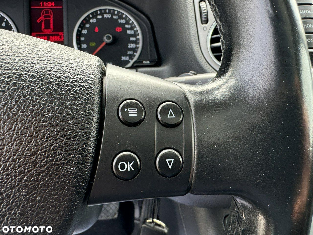 Volkswagen Tiguan - 23