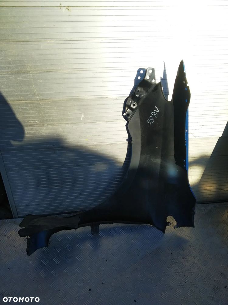 A886/A984/F953 TOYOTA AURIS 2012 II BŁOTNIK PRAWY - 2