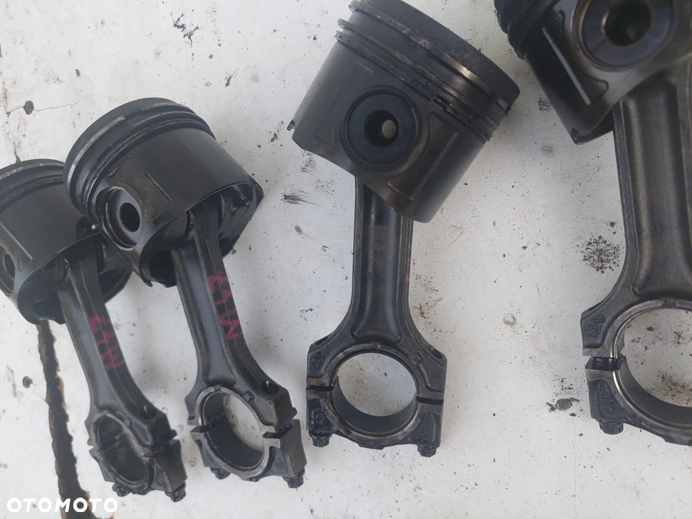 TŁOK KORBOWÓD BMW E90 E91 E87 2.0 D M47 - 2