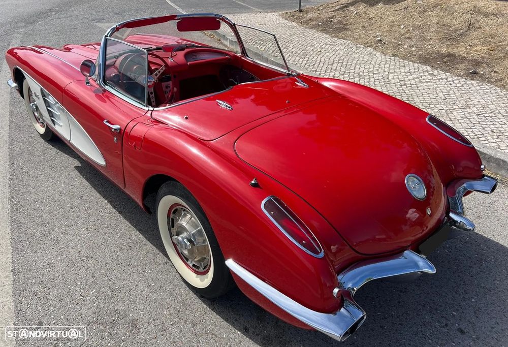 Chevrolet Corvette - 11
