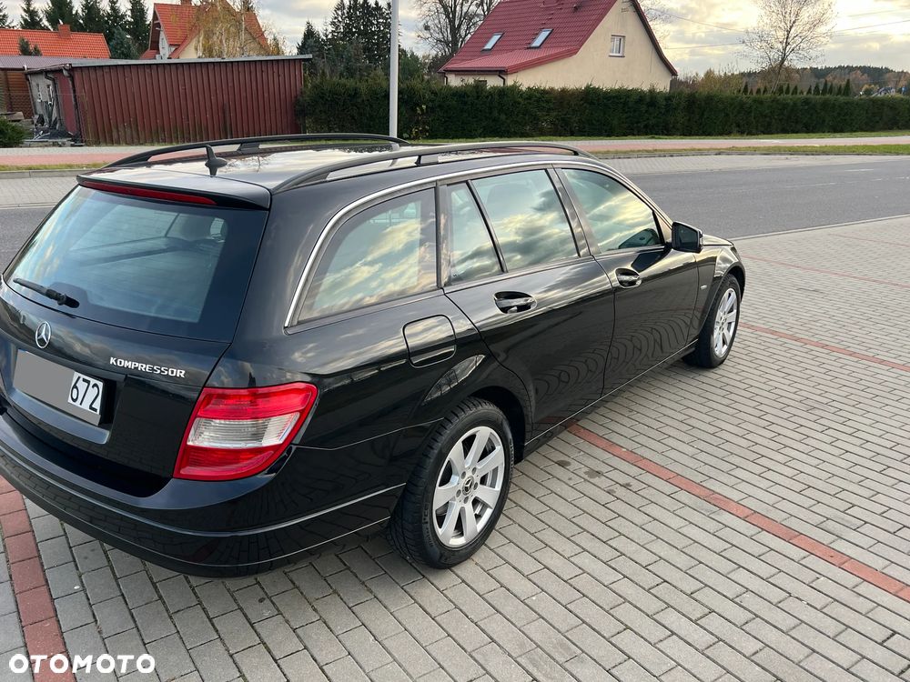 Mercedes-Benz Klasa C 180 K BlueEff Elegance - 27