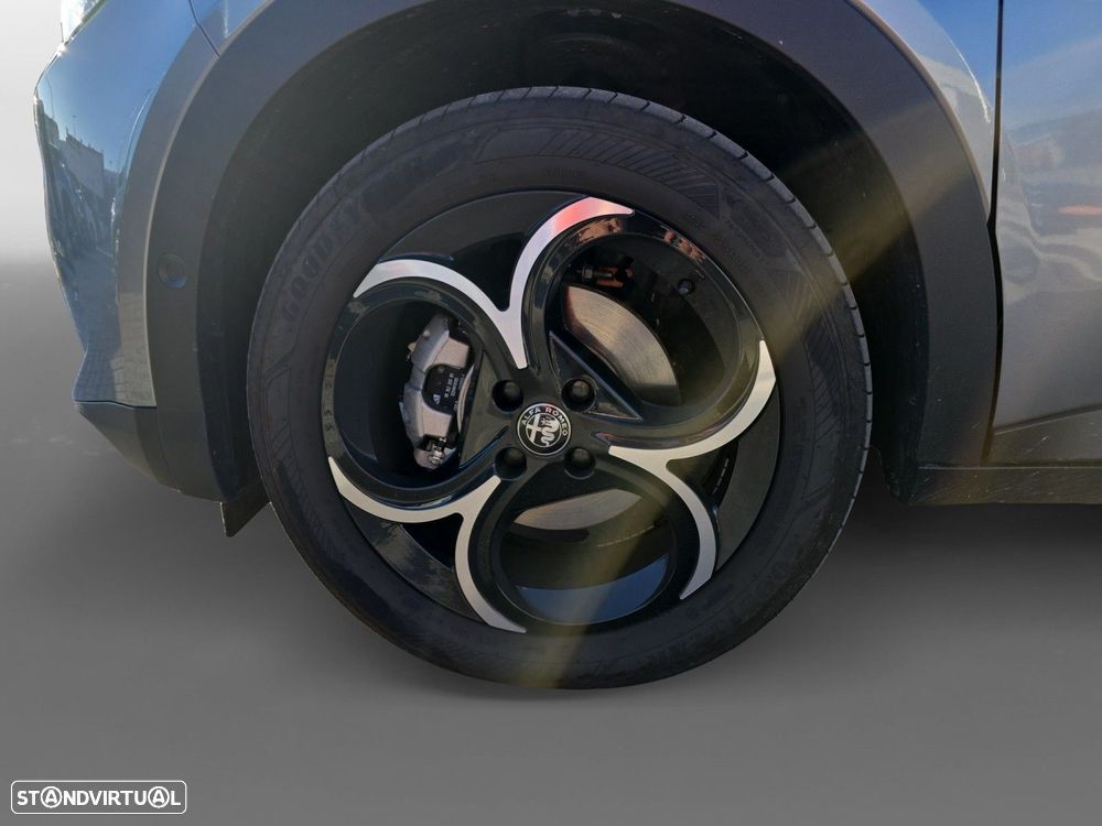 Alfa Romeo Junior 1.2 Speciale eDCT6 - 14