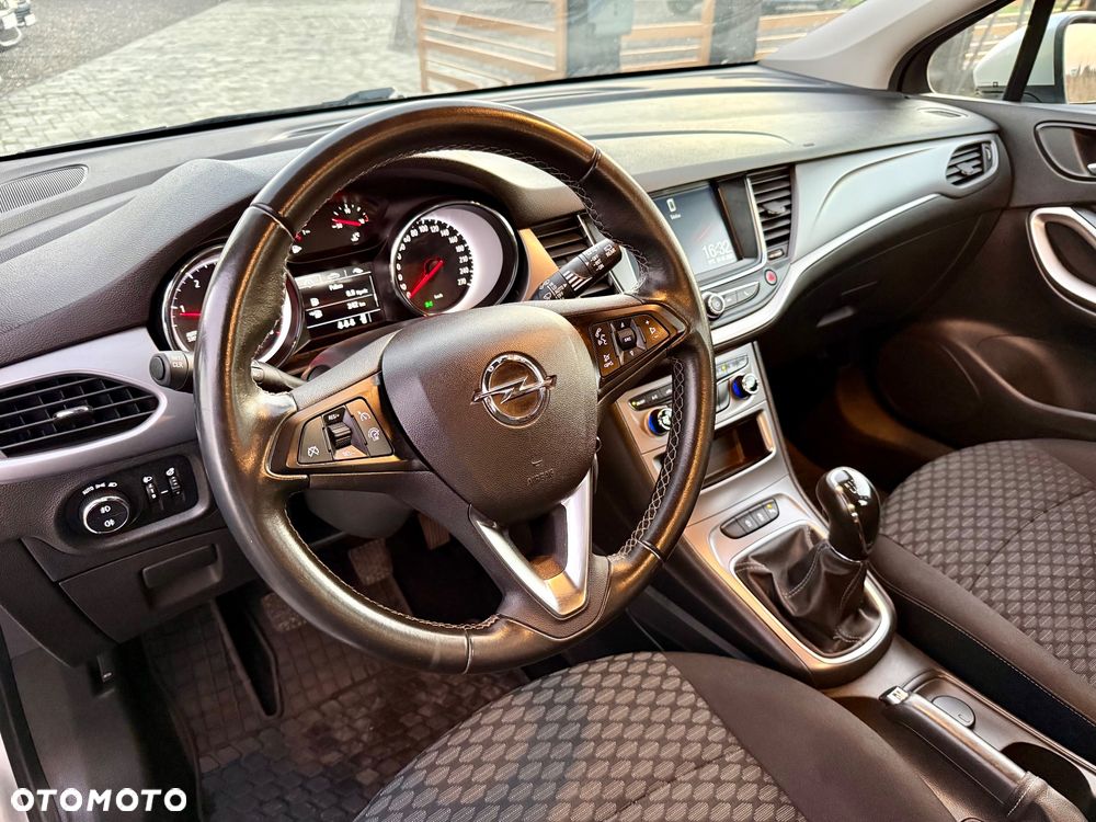 Opel Astra 1.6 D Start/Stop Dynamic - 9