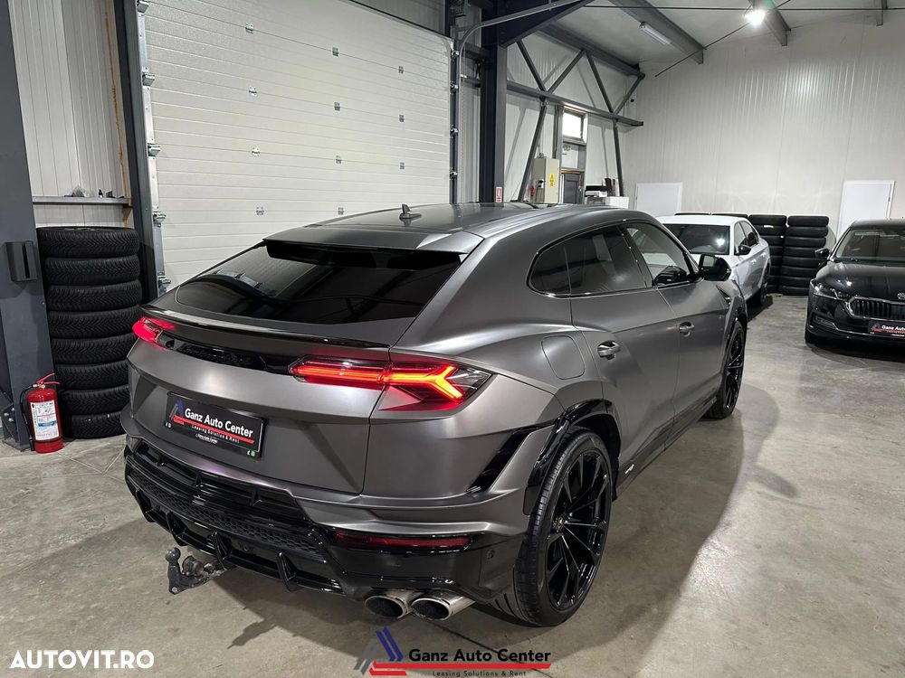 Lamborghini URUS Standard - 32