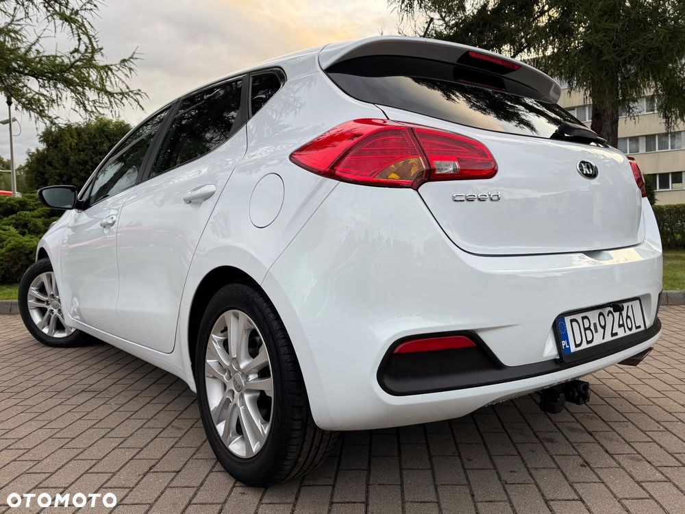 Kia Ceed 1.4 CVVT Dream Team Edition - 30