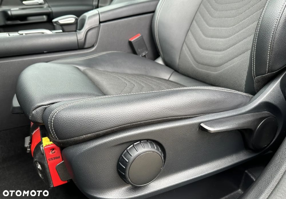 Mercedes-Benz GLA 200 Style - 10