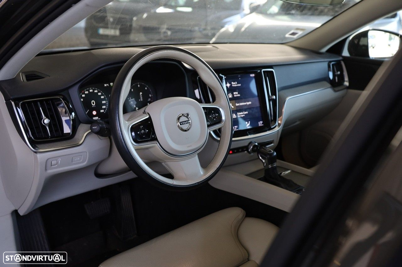 Volvo V60 Cross Country 2.0 D4 Momentum Geartronic - 11