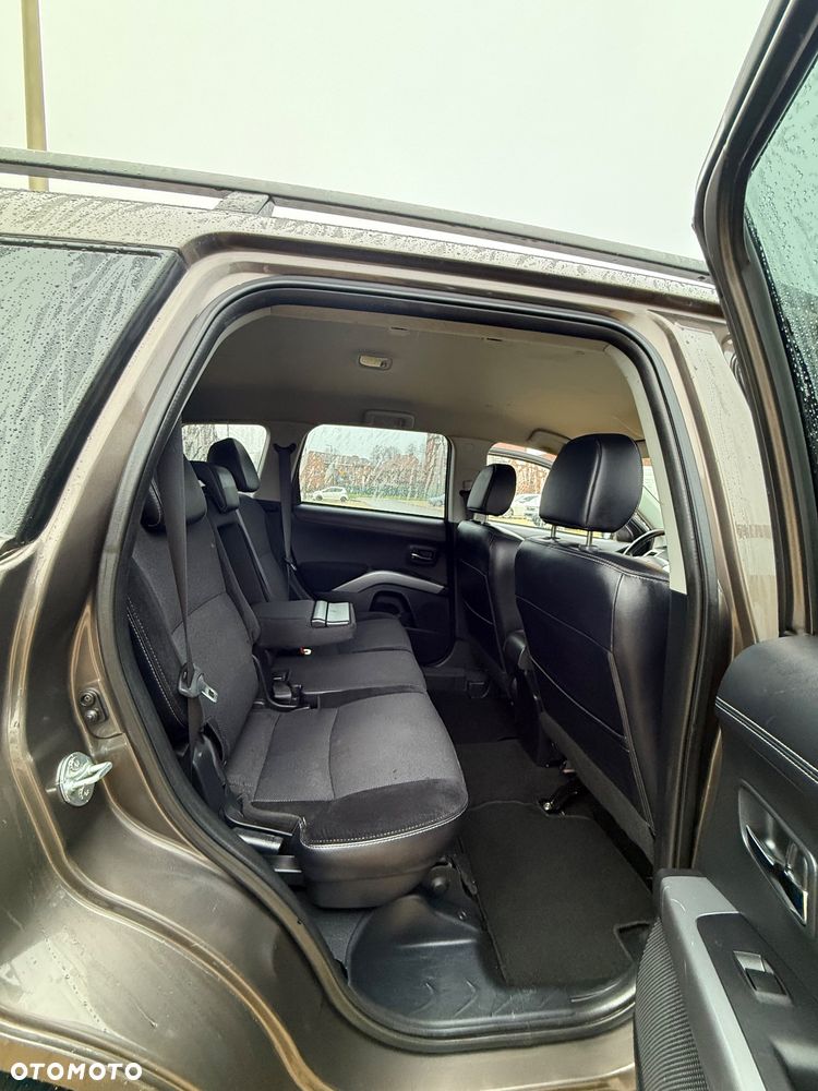 Mitsubishi Outlander 2.0 2WD Invite - 17