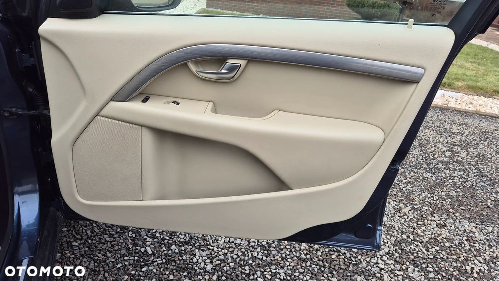 Volvo V70 T6 AWD Momentum - 26