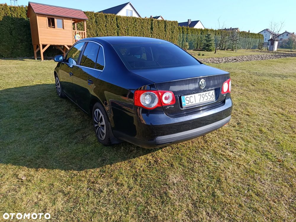 Volkswagen Jetta 1.6 FSI Comfortline - 17
