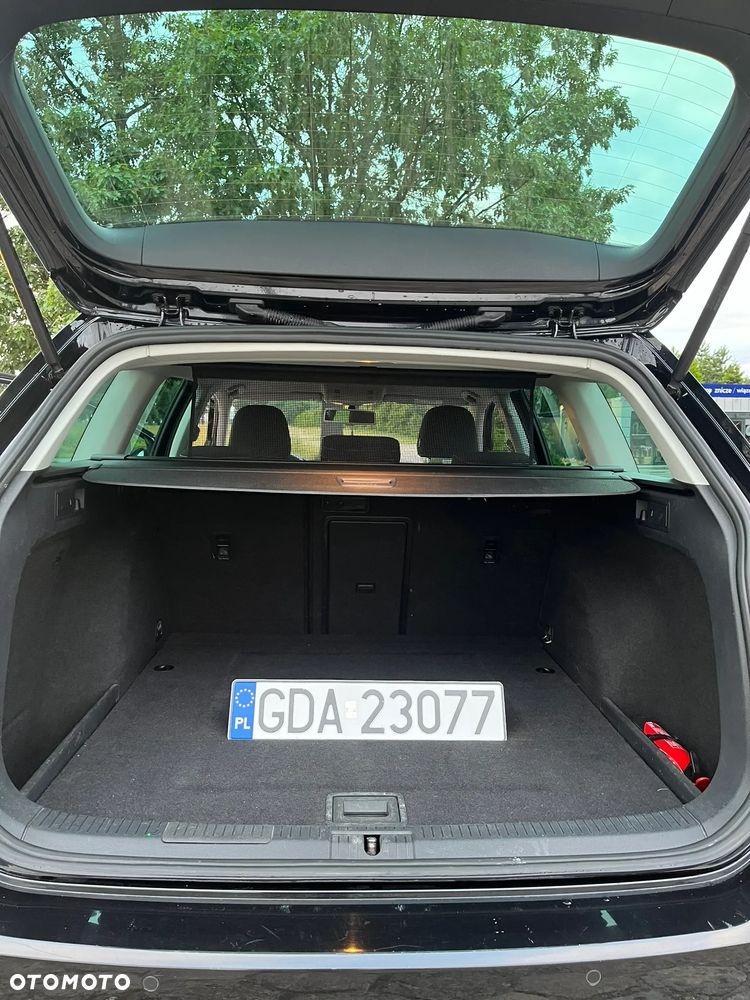 Volkswagen Golf 1.6 TDI BlueMotion Technology Lounge - 30
