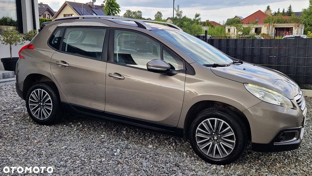 Peugeot 2008 1.2 VTi Allure - 4