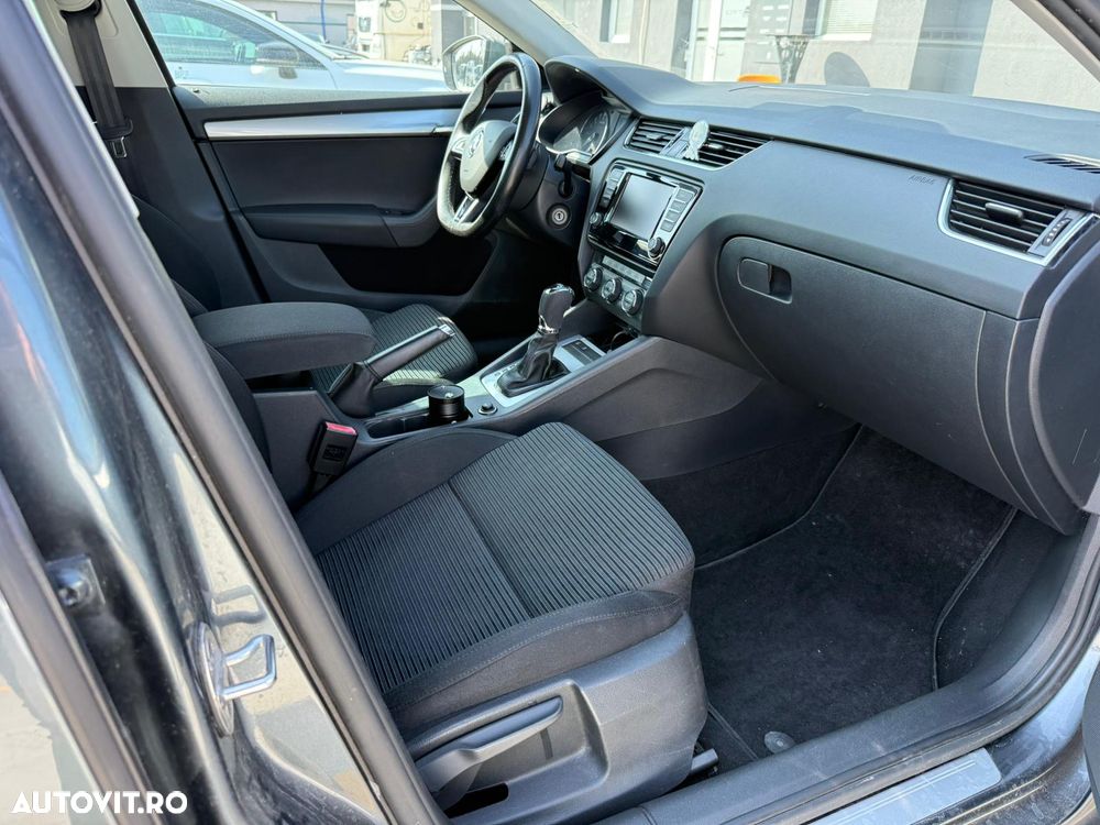 Skoda Octavia 2.0 TDI DSG Style - 8