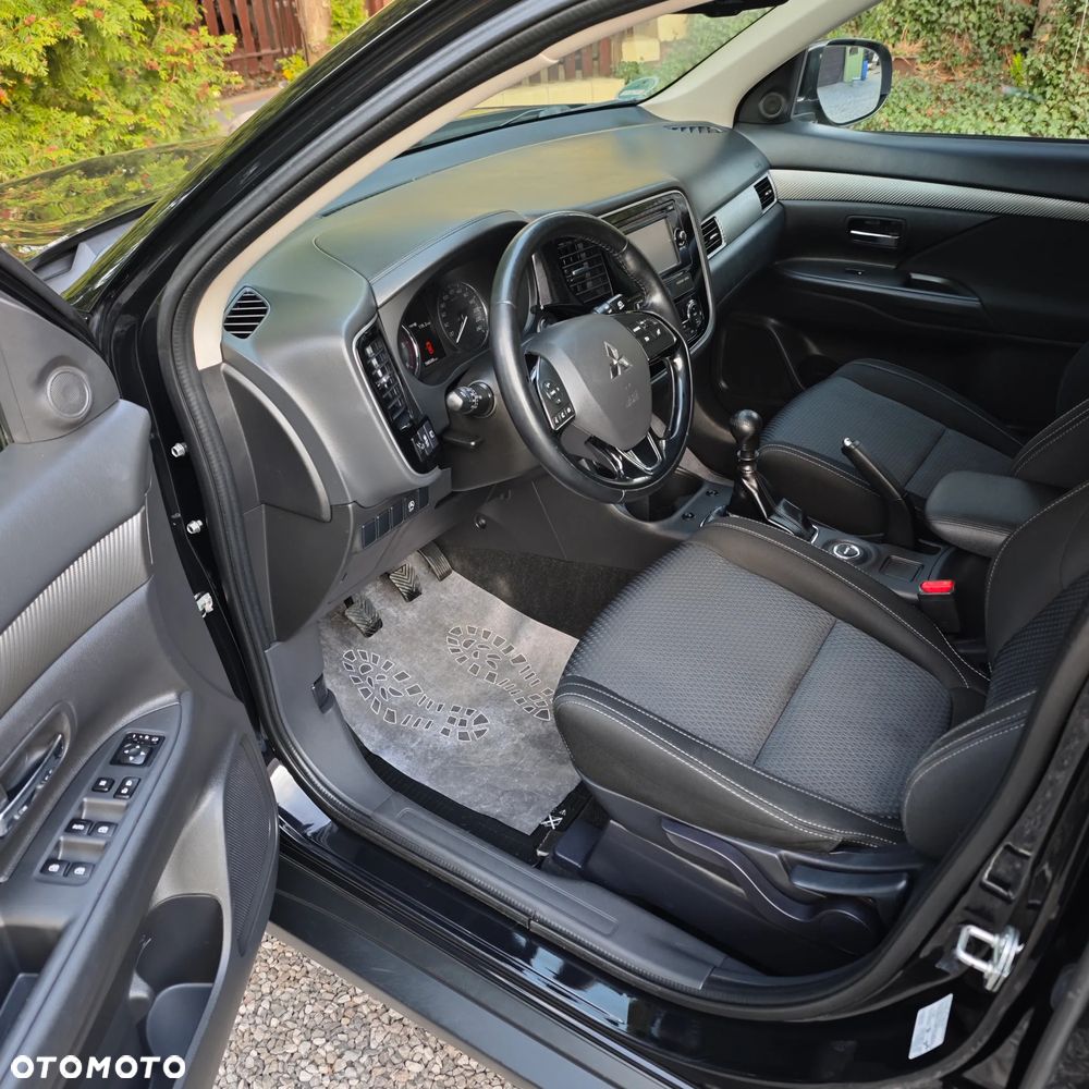 Mitsubishi Outlander 2.2 DI-D 4WD Intense - 13