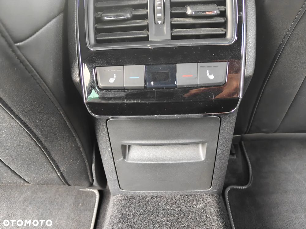 Skoda Superb 2.0 TDI SCR 4x4 L&K DSG - 18
