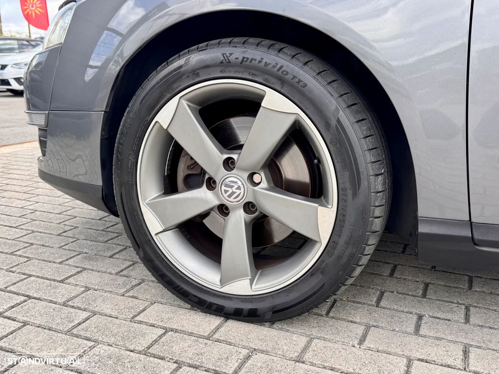 VW Passat 2.0 TDI Highline - 14