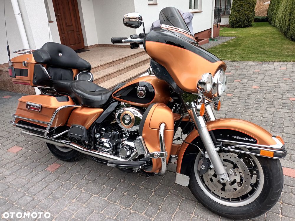 Harley-Davidson FLHTCU Ultra - 1