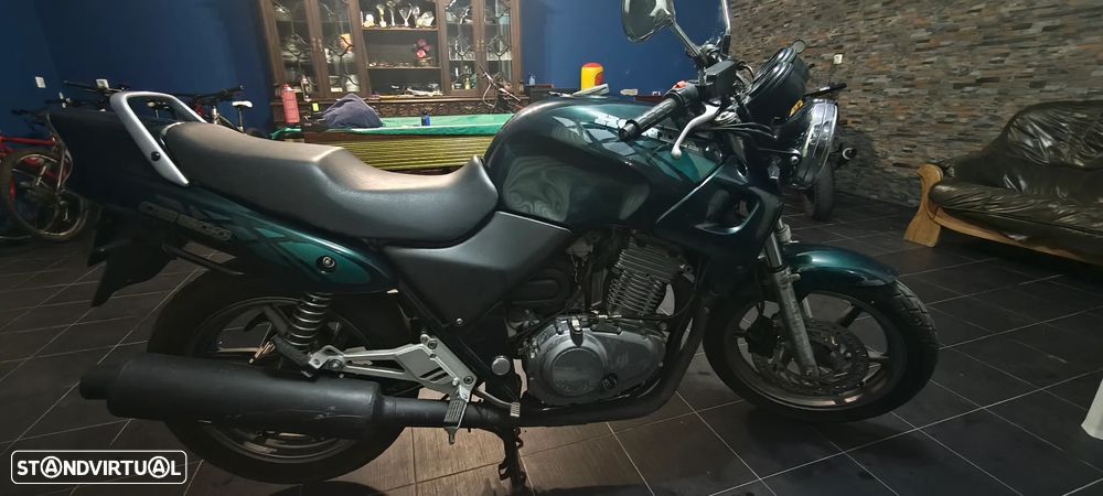 Honda CB PC26 - 4