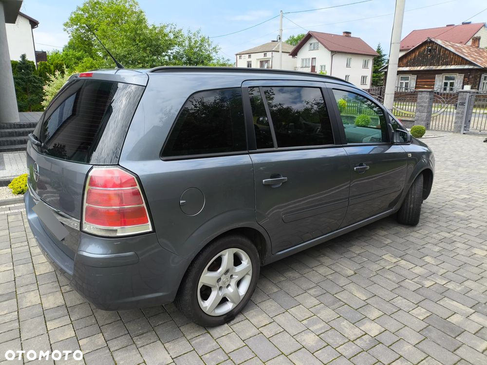 Opel Zafira 1.8 - 3