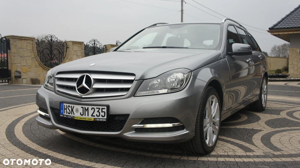 Mercedes-Benz Klasa C 180 CGI BlueEff Avantgarde - 4