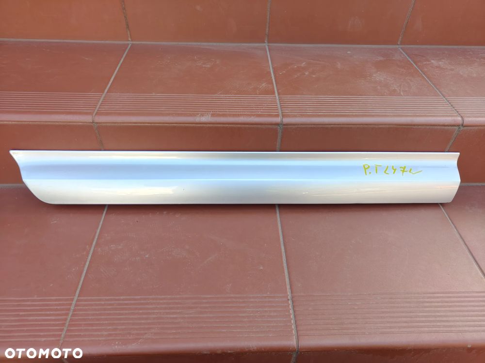 Audi A8 D3 Listwa Dolna Drzwi Prawy Tył Tylnych Srebrna LY7W