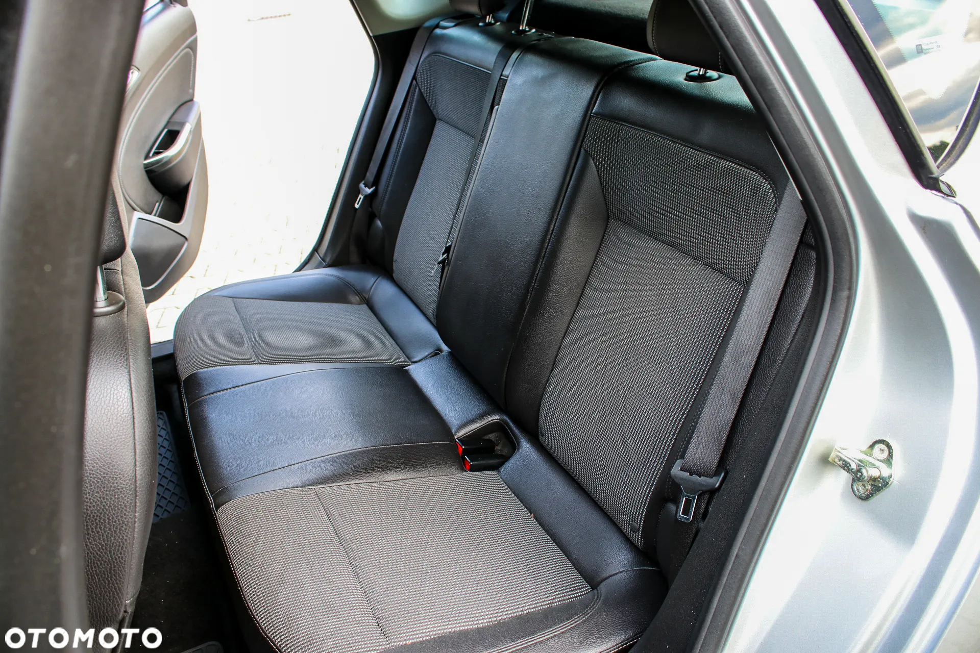 Opel Astra 1.4 Turbo Cosmo - 28