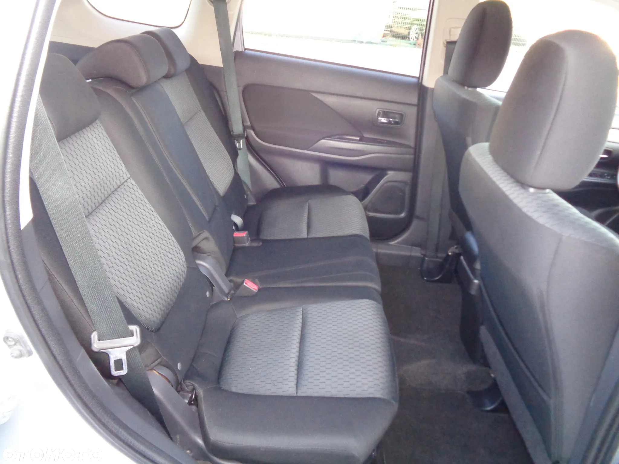 Mitsubishi Outlander - 17
